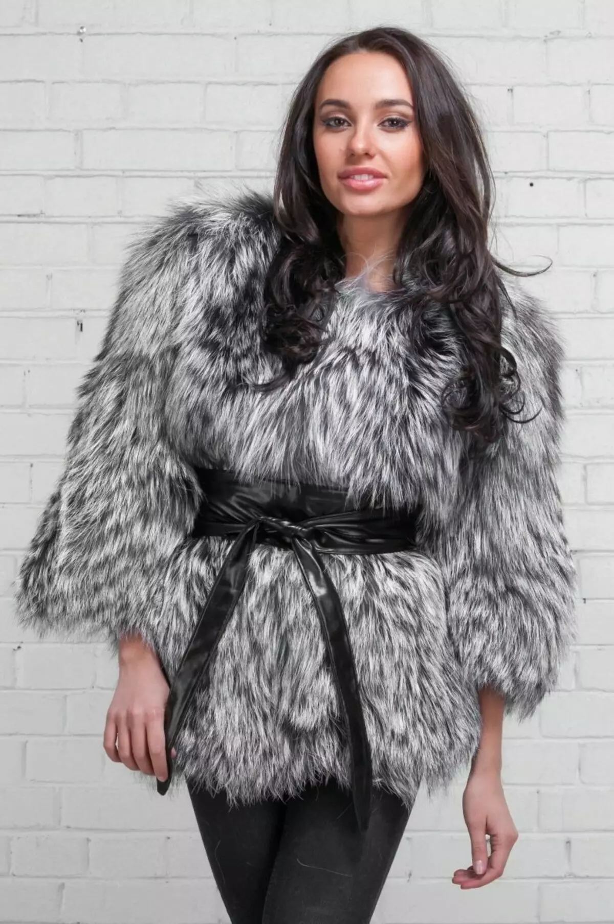 Chernoburki fur coat (101 mga larawan): mga review, niniting fur coat, kung magkano ang mga gastos, fur coat, sa isang niniting na batayan, autoled, mula sa mga piraso 737_66
