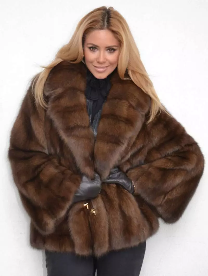 Fur takit tai lampaita (137 kuvaa): Mikä on parempi ja että lämpimämpi talvikarttoissa, takit, takit tai alastakit kuin takki eroaa lampaista 738_107