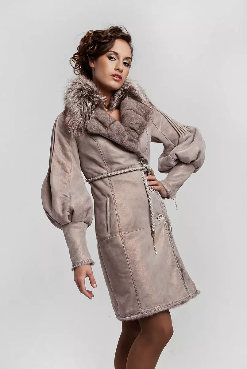 Fur coats or sheep (137 photos): what is better and that warmer for the winter - fur coats, coats, jackets or down jackets than the coat differs from the sheep 738_112