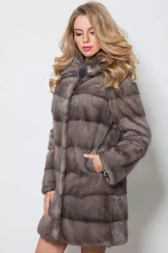 Les manteaux de fourrure ou de moutons (137 photos): ce qui est meilleur et plus chaud pour l'hiver - manteaux de fourrure, manteaux, vestes ou doudounes que le manteau est différent du mouton 738_118