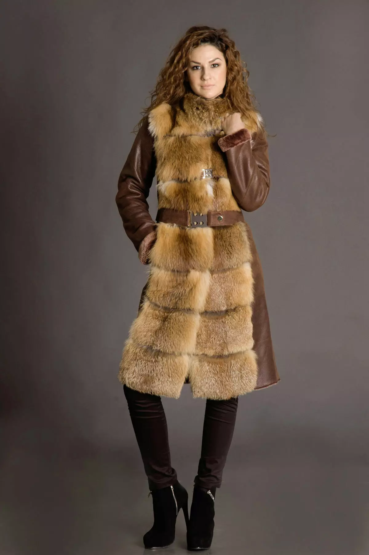 毛皮のコートや羊（137写真）：冬の毛皮のコート、コート、ジャケット、下ジャケットのための暖かいものが羊とは異なるもの 738_121