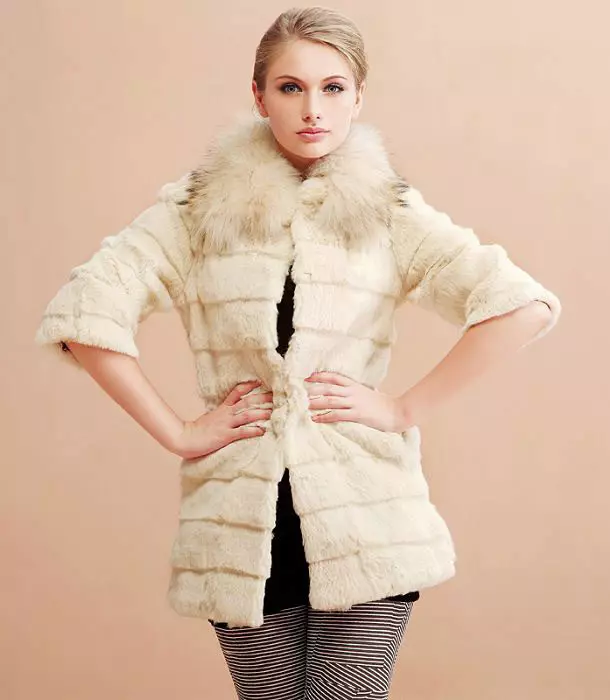 Kuneho Fur Coat 154 Larawan: Magkano ang Kuneho Fur Coat, mula sa isang Rabbit Fur Rex, Chinchilla Rabbit, Mga Review 740_11