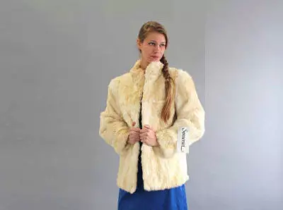Kuneho Fur Coat 154 Larawan: Magkano ang Kuneho Fur Coat, mula sa isang Rabbit Fur Rex, Chinchilla Rabbit, Mga Review 740_118