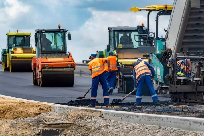 Builder (19 foto): Jinis Profesi Konstruksi, Pelatihan Lanjut. Pira regane sing dienggo? 7425_11