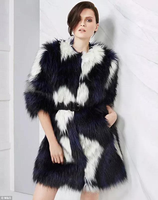 Eco-fur Coats (127 Foto): Ulasan Apa Mantel Bulu Dari Eco-Fur, Model Di Bawah Doodle 742_118