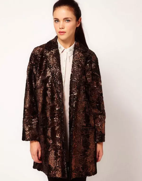 Eco-кожени палта (127 снимки): мнения какво шуба е от еко-кожа, модел под драскулка 742_41