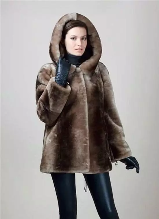 Colored fur coats (67 photos): Fur Color Graphite, Powder, Mahagon, Pastel, Palomino, Degrad, Walnut, Champagne, Leopard Coloring 743_10