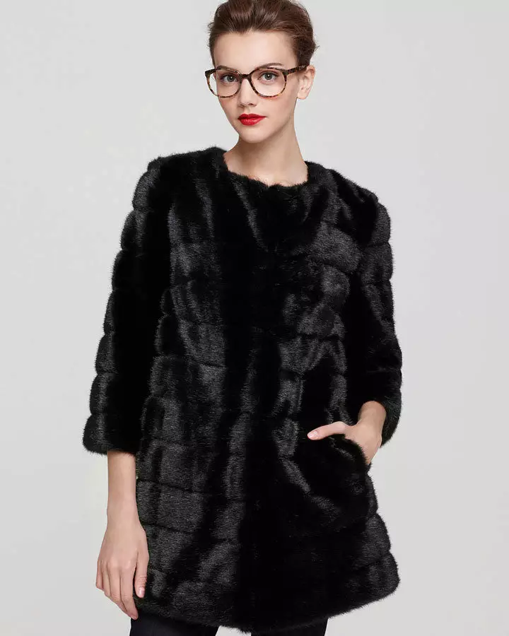 Áo khoác lông Nink (65 ảnh): Từ Eco-Fur, đánh giá về không phải là một sản phẩm tự nhiên, một chiếc áo khoác lông thú dưới một con chồn, tự nhiên từ lông thỏ 744_10
