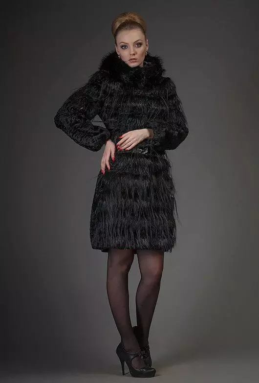 Karakulchi Fur Coats (sary 137): italiana, avy any Swakarak Karakulchi, Fotsy, ohatrinona ny akanjo volom-borona, hevitra, avy any Gresy, avy any Karakulchi sy i Karakulchi ary Doodle 745_117