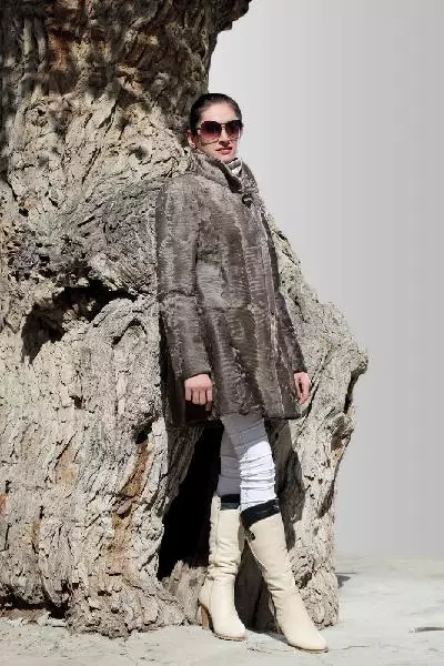 Áo khoác lông Karakulchi (137 ảnh): Ý, từ Swakar Karakulchi, White, áo khoác lông, đánh giá, từ Hy Lạp, từ Karakulchi và Doodle 745_97