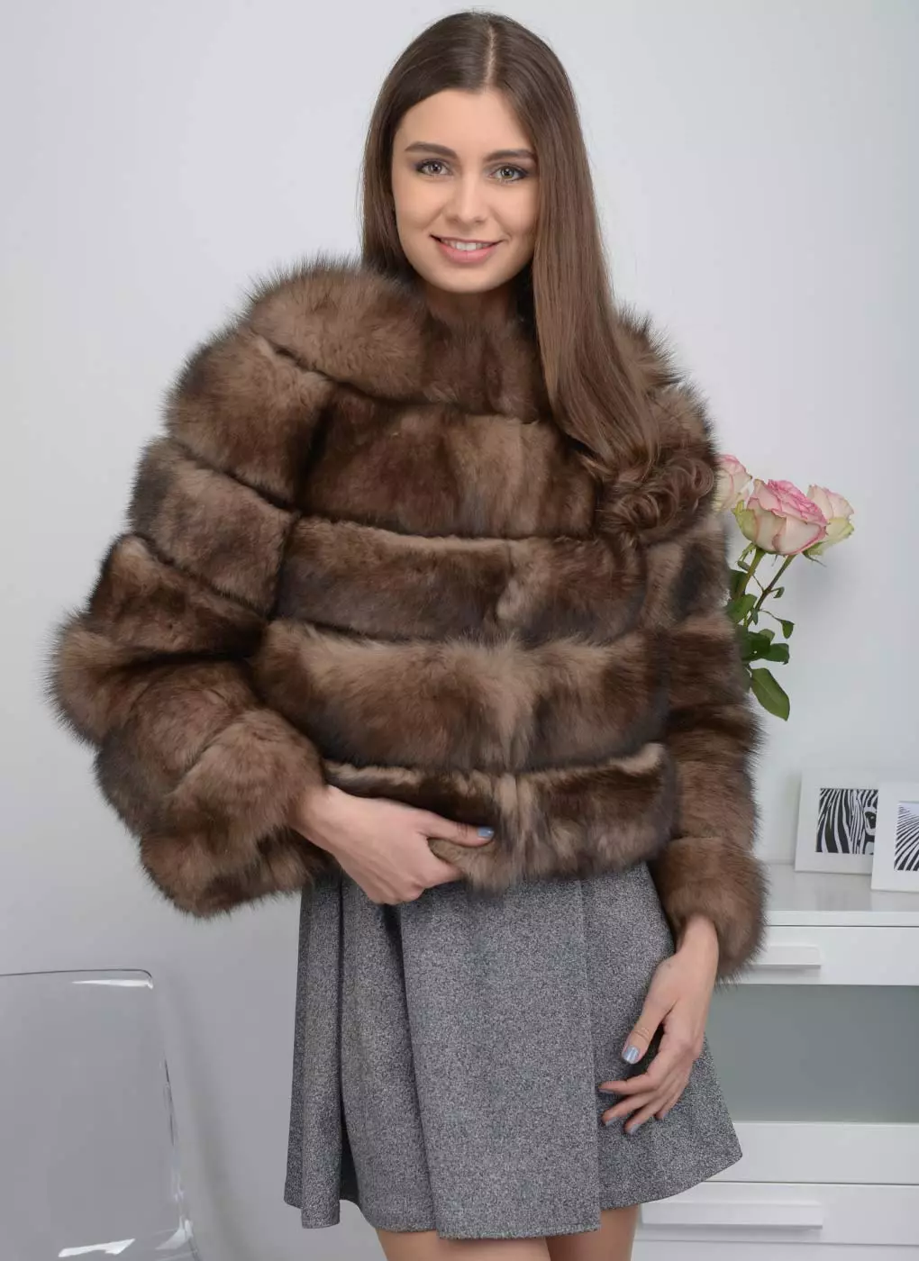 Short coats (116 photos): What to wear a short mouton fur coat, Chernoburki, Rabbit 747_92