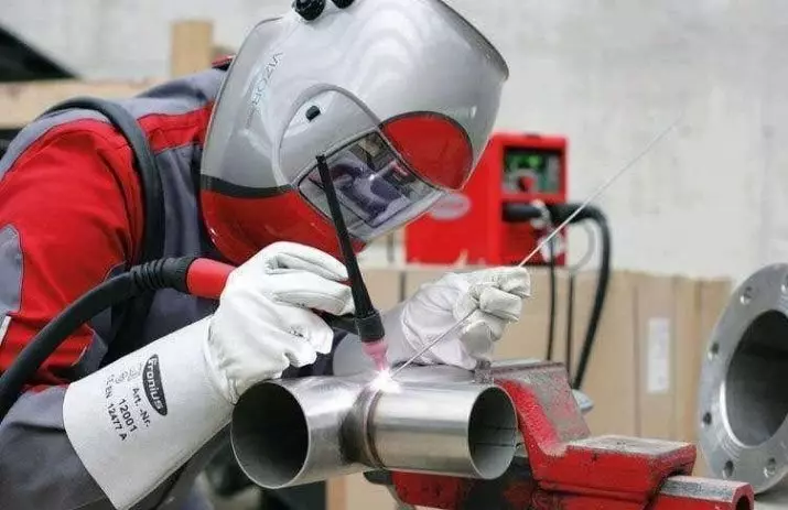 Welder-argon: Hvad er arbejdet? Hvor skal man lære Argon-Arc Welding? Funktioner i erhvervet 7487_8