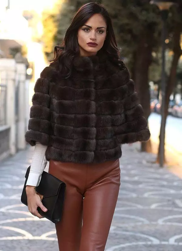 Sable Fur Coat (73 Valokuvat): Kuinka paljon on sovitettu turkki, arvostelut 754_23