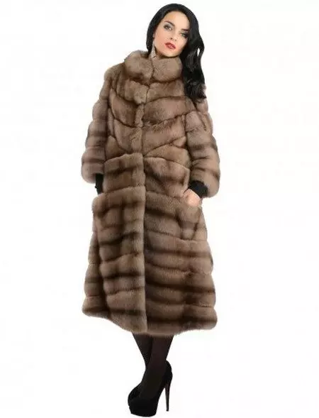 Sable fur coat (73 mga larawan): Magkano ang isang sobular fur amerikana, mga review 754_42