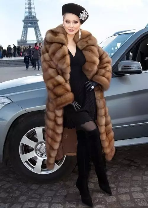 Sable Fur Coat (73 Valokuvat): Kuinka paljon on sovitettu turkki, arvostelut 754_58