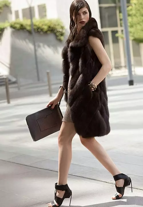 Sable Fur Coat (73 լուսանկար). Որքան է սոբուլային մորթյա վերարկու, ակնարկներ 754_61