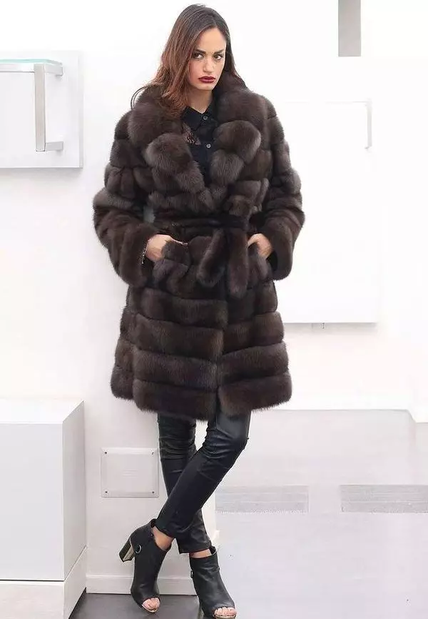 Sable Fur Coat (73 Valokuvat): Kuinka paljon on sovitettu turkki, arvostelut 754_67