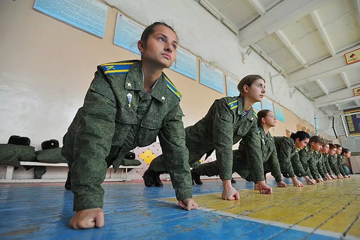 소녀를위한 군사 직업 : 군대 지역에 어떤 여성 직업이 있습니까? 9 세 및 11 개 수업 후 소녀를위한 게시물 목록 7573_3