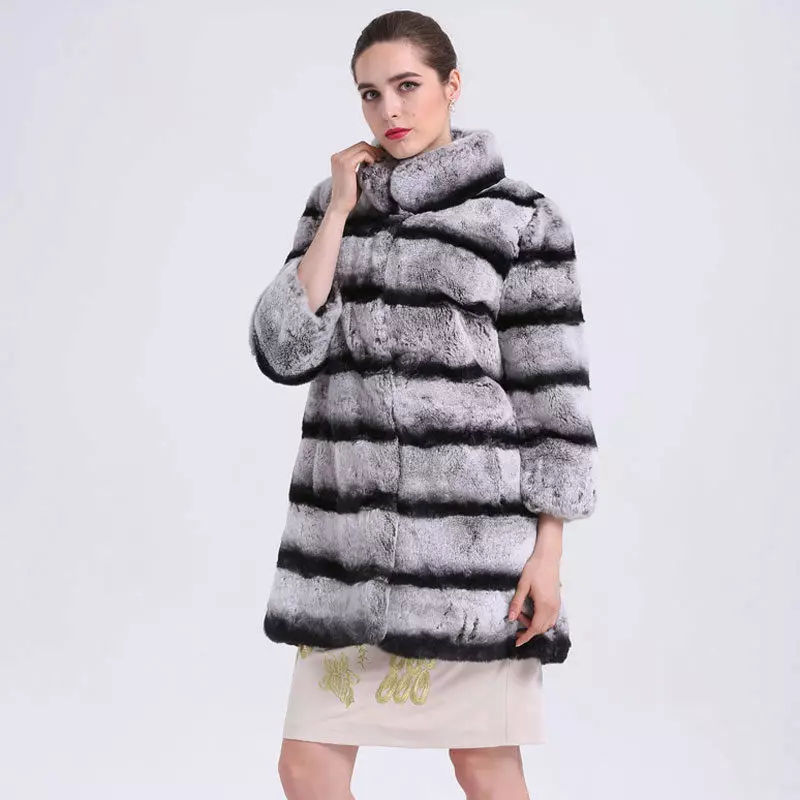 Shinchilla кожено палто (91 снимки): колко е бял, кафяв, нарязан, какво палто на чинчила, трикотаж, ревюта 759_10