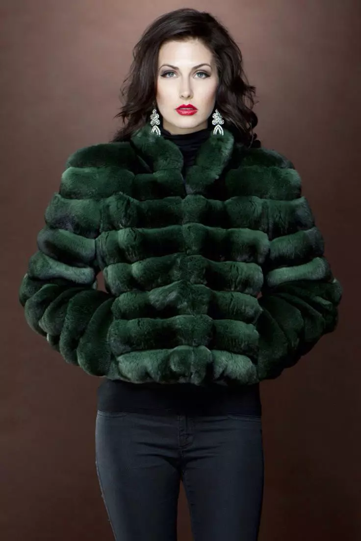Shinchilla кожено палто (91 снимки): колко е бял, кафяв, нарязан, какво палто на чинчила, трикотаж, ревюта 759_14