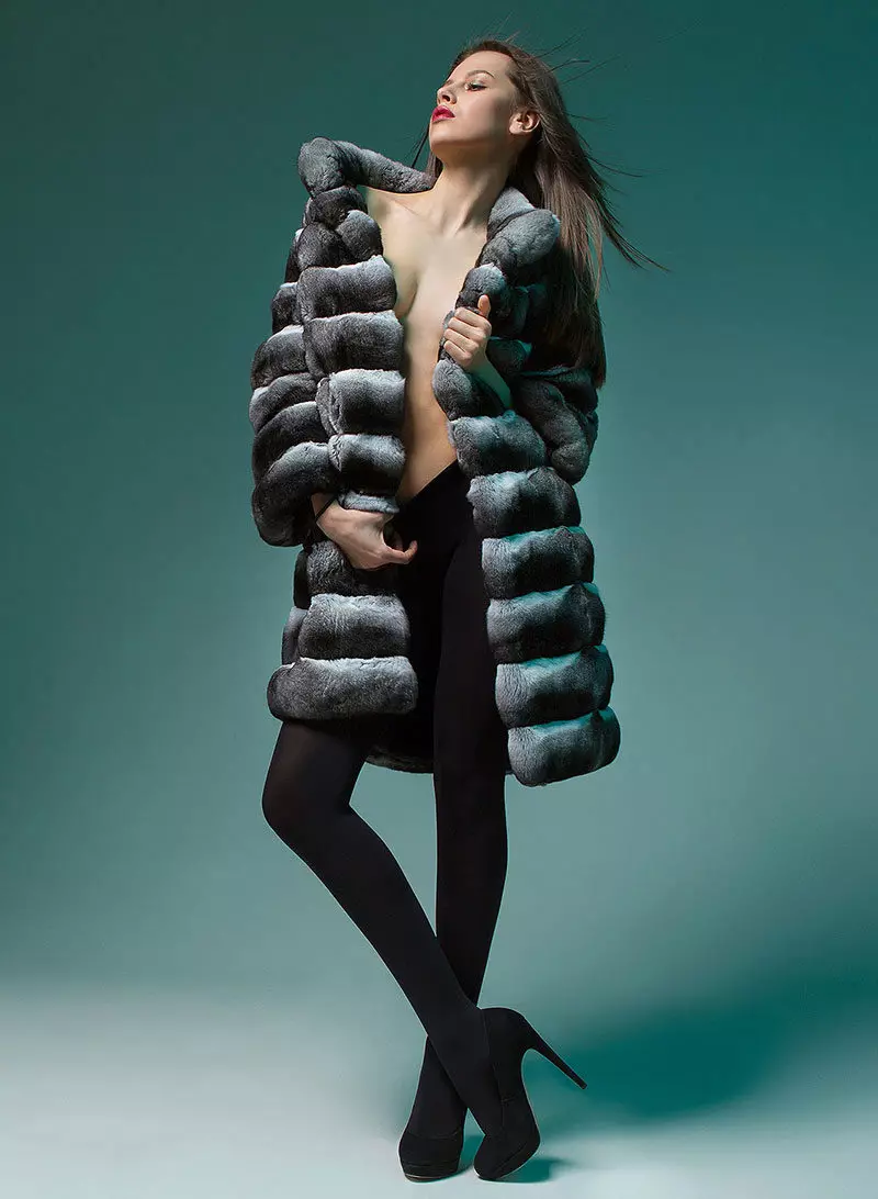 Shinchilla кожено палто (91 снимки): колко е бял, кафяв, нарязан, какво палто на чинчила, трикотаж, ревюта 759_57