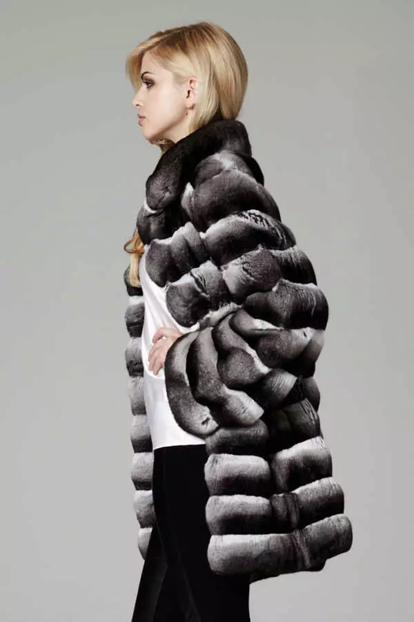 Shinchilla кожено палто (91 снимки): колко е бял, кафяв, нарязан, какво палто на чинчила, трикотаж, ревюта 759_7