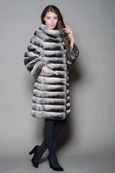 Shinchilla кожено палто (91 снимки): колко е бял, кафяв, нарязан, какво палто на чинчила, трикотаж, ревюта 759_89