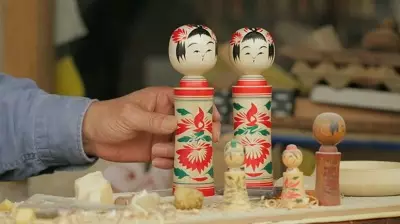 Kokeshi: De geschiedenis van Japanse poppen, hun betekenis. Beschrijving van houten poppen. Wat het is? 7603_21