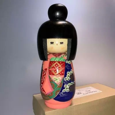 Kokeshi: Istoria păpușilor japoneze, semnificația lor. Descrierea păpușilor din lemn. Ce este? 7603_25