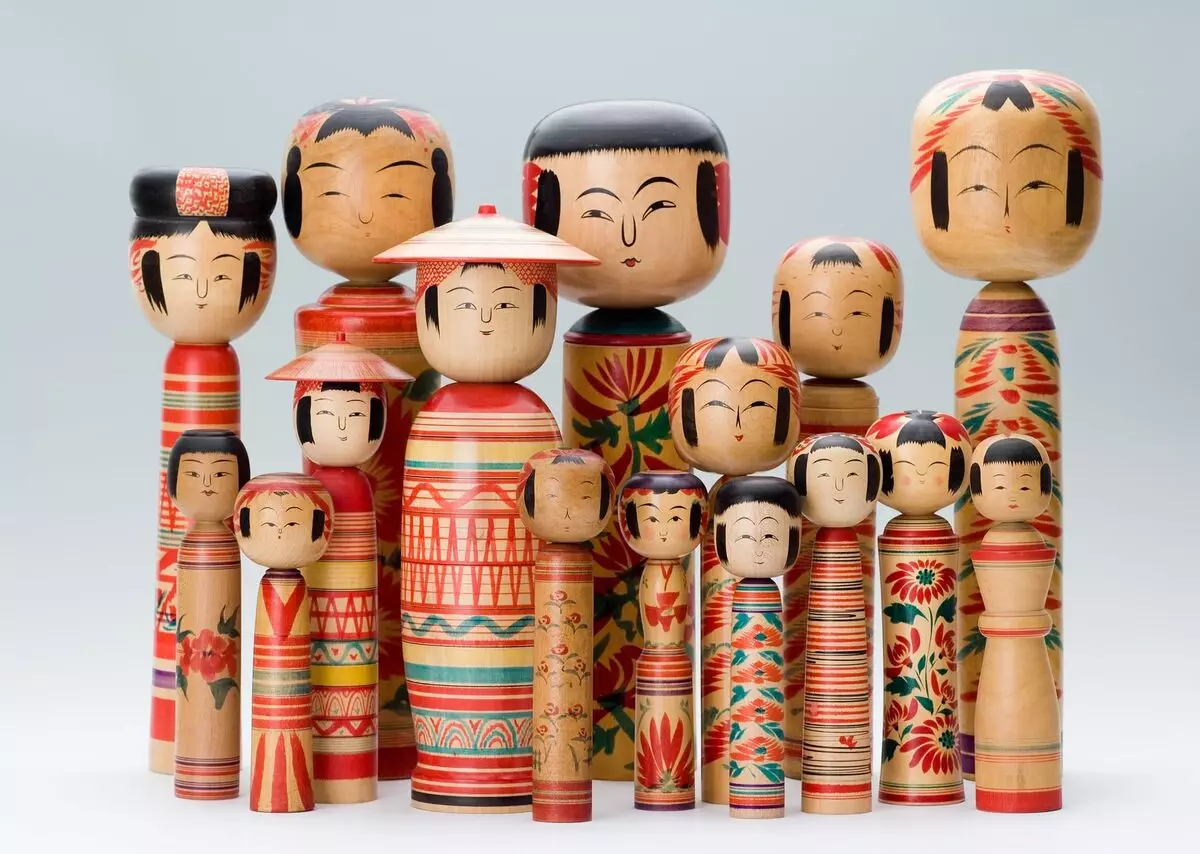 Kokeshi: De geschiedenis van Japanse poppen, hun betekenis. Beschrijving van houten poppen. Wat het is? 7603_8