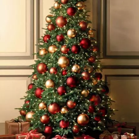 Kepiye dekorasi wit Natal kanthi bal? Dekorasi sing apik lan apik jambon, abang lan biru, ijo lan werni warni liyane 7614_40