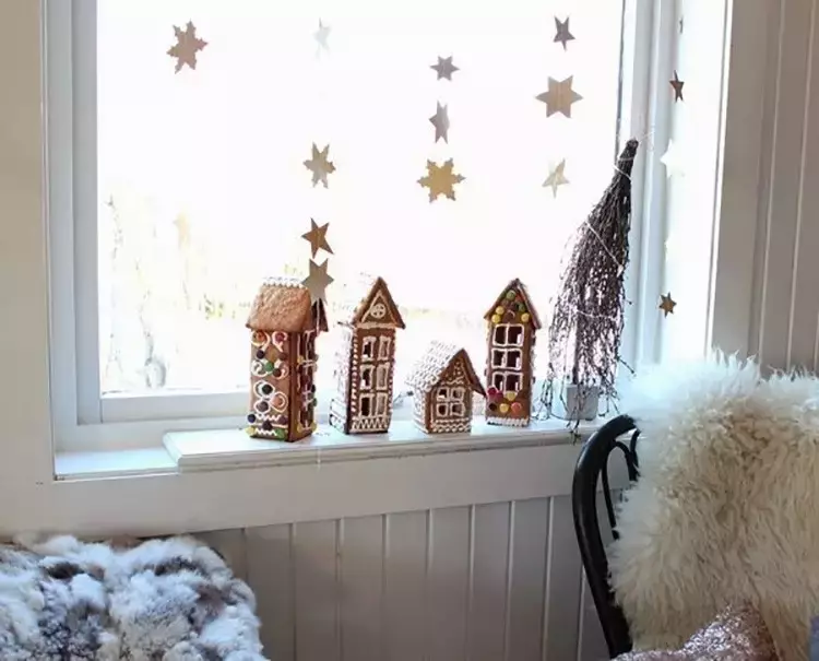 Dekoration av fönster med snöflingor (48 bilder): Hur vacker att dekorera fönstren på det nya året med snöflingor från papper? Hur stannar snöflingor? 7619_43