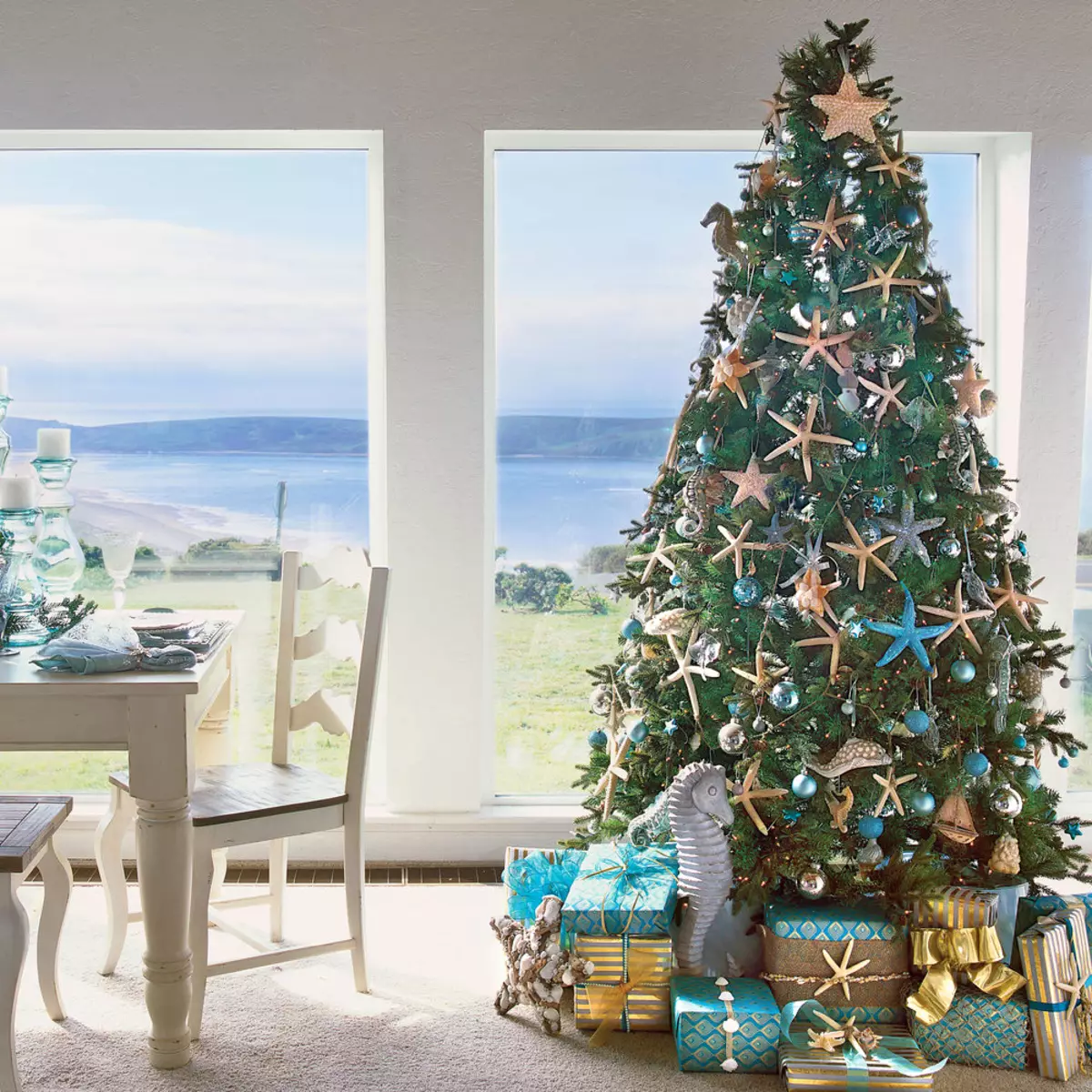 איך להתלבש עץ חג המולד מסוגנן? 56 תמונה מה לקשט יפה את עץ חג המולד בצבע לבן וגם אחר עבור השנה החדשה? סובייטים של מעצבים 7625_18