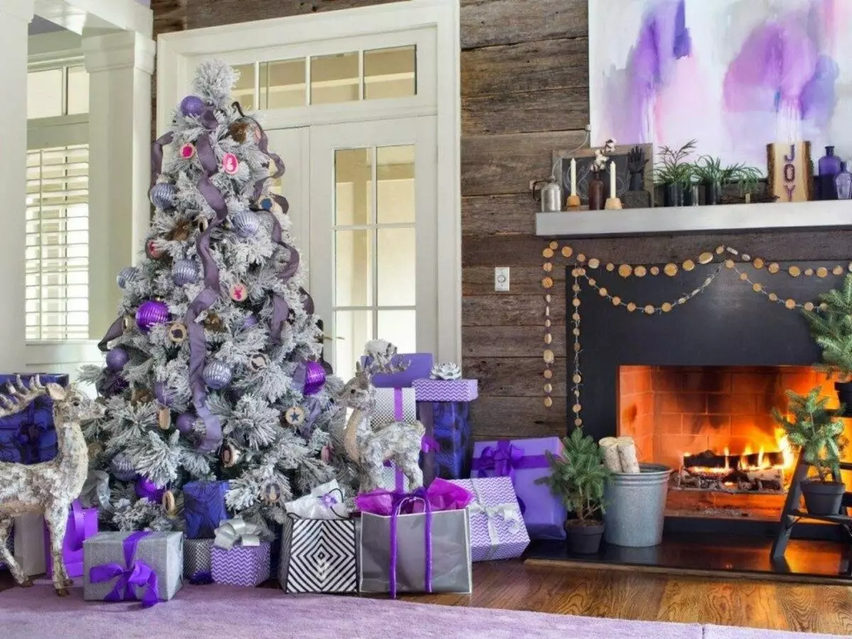 איך להתלבש עץ חג המולד מסוגנן? 56 תמונה מה לקשט יפה את עץ חג המולד בצבע לבן וגם אחר עבור השנה החדשה? סובייטים של מעצבים 7625_2