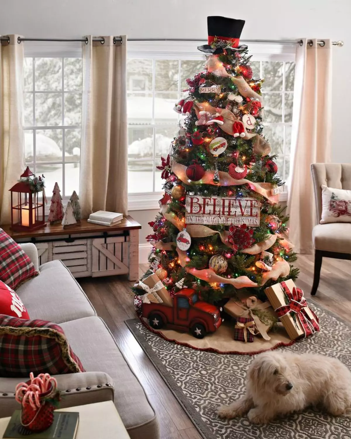 איך להתלבש עץ חג המולד מסוגנן? 56 תמונה מה לקשט יפה את עץ חג המולד בצבע לבן וגם אחר עבור השנה החדשה? סובייטים של מעצבים 7625_3