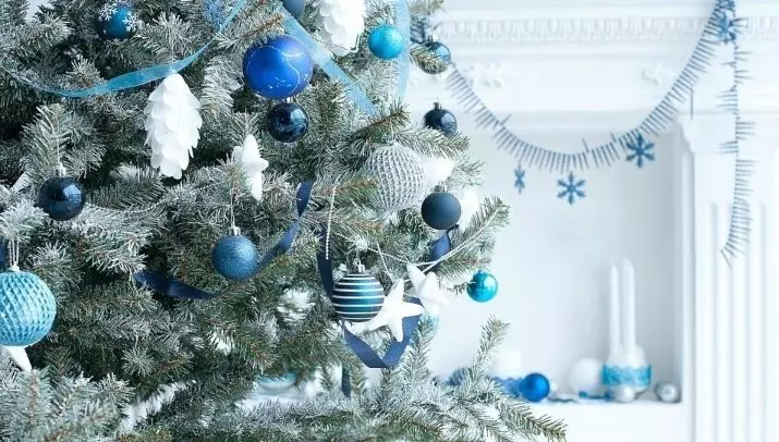 איך להתלבש עץ חג המולד מסוגנן? 56 תמונה מה לקשט יפה את עץ חג המולד בצבע לבן וגם אחר עבור השנה החדשה? סובייטים של מעצבים 7625_56