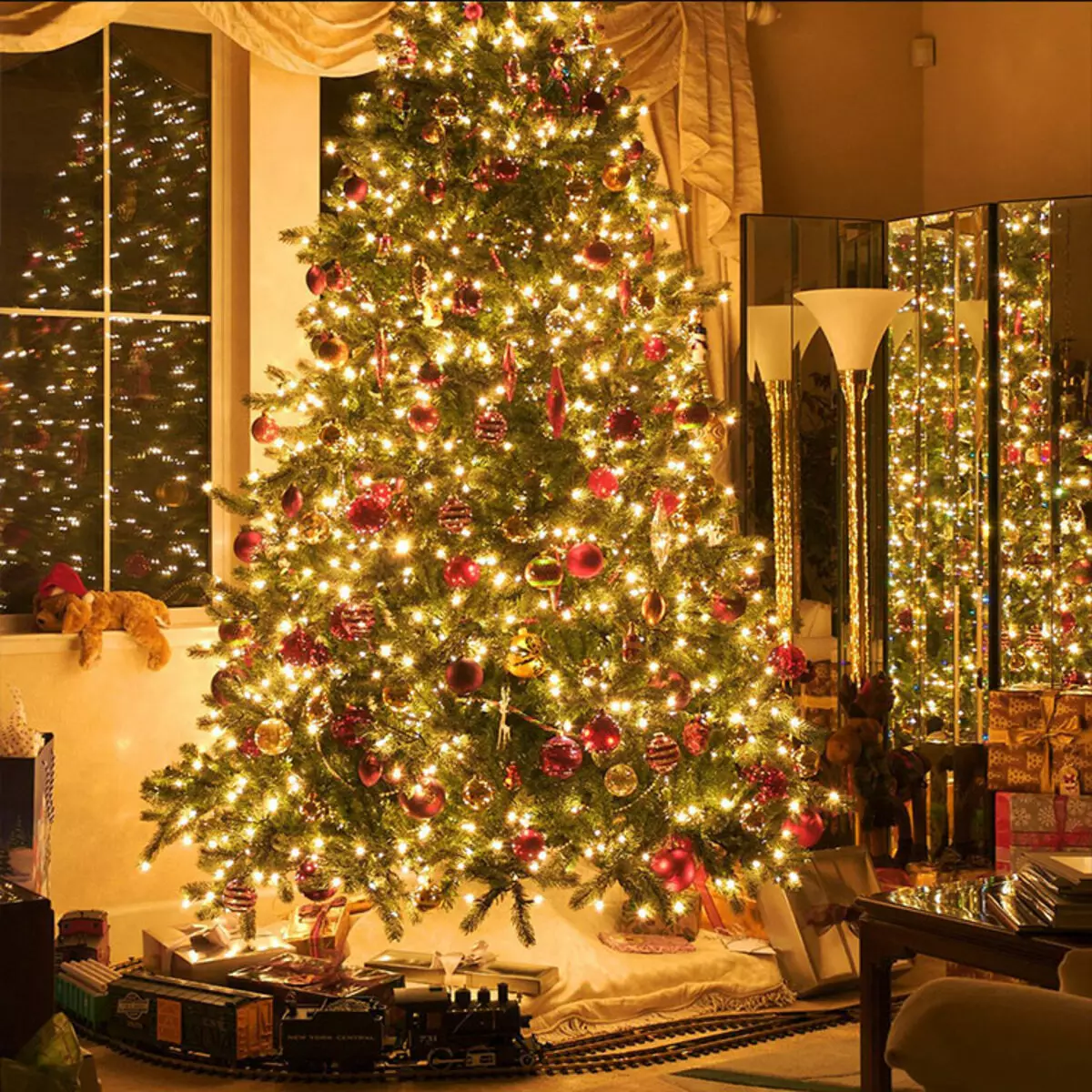 Ako zdobí vianočný strom s vencom? Ako správne a krásne obliekať to podľa schémy s žiariace elektrickej girlandami a ďalšie veniec? 7630_3