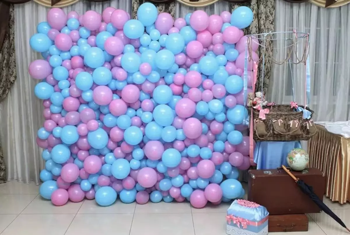 Photosone de las bolas (42 fotos): hágalo usted mismo para un cumpleaños y otras vacaciones. Guirnalda Multi-Calibre de Globos para PhotoWons, Otras Ideas 7645_36