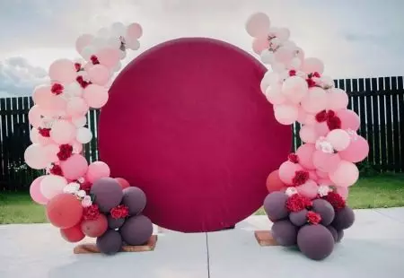 Photosone de las bolas (42 fotos): hágalo usted mismo para un cumpleaños y otras vacaciones. Guirnalda Multi-Calibre de Globos para PhotoWons, Otras Ideas 7645_41