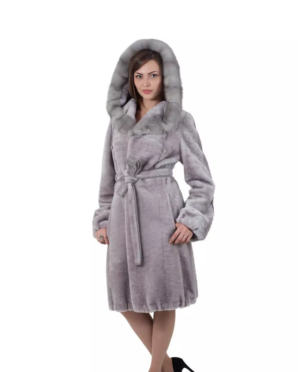 Pyatigorsky Coats de peles (79 fotos): Modelos de Nutria Fur Factory en Pyatigorsk, comentarios 764_15