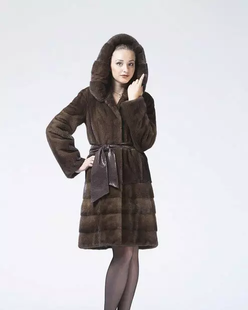Pyatigorsky Fur Coats (79 foto): Modelli di Nutria Fur Factory a Pyatigorsk, recensioni 764_27