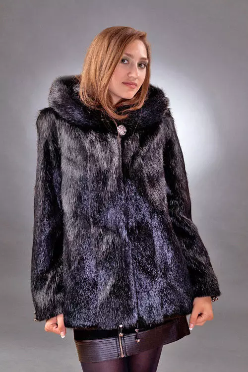 Pyatigorsky Fur Coats (79 argazki): Pyatigorsk-eko Nutria Fur Factory-ren ereduak, berrikuspenak 764_45