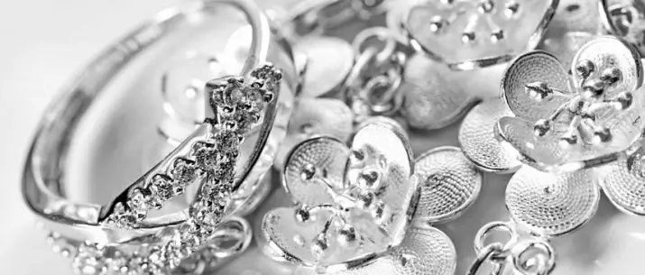 Подарунки зі срібла: чарка і підкови, ложка, монета і інші креативні срібні сувеніри 7677_5
