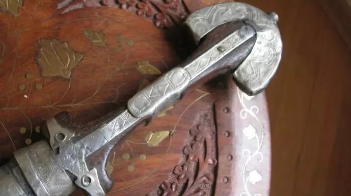 Souvenirs desgastados (36 fotos): herraduras artesanais e outros agasallos orixinais de metal 7706_14