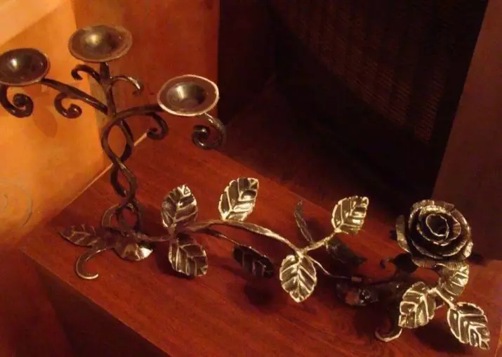 Souvenirs desgastados (36 fotos): herraduras artesanais e outros agasallos orixinais de metal 7706_20