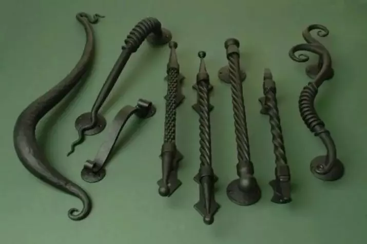 Souvenirs desgastados (36 fotos): herraduras artesanais e outros agasallos orixinais de metal 7706_32