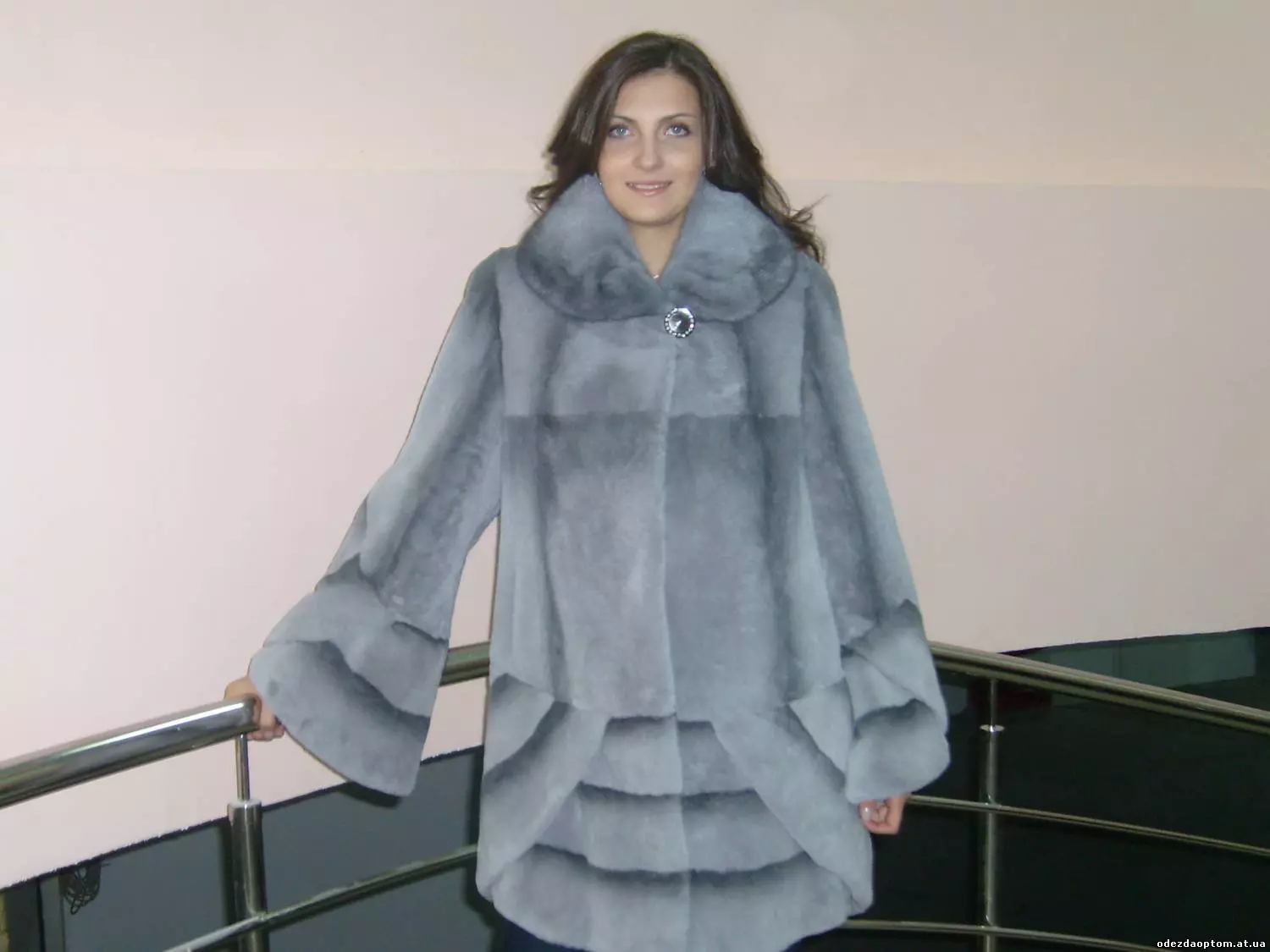 Foto de la capa de piel del castor 96: ¿Qué es un abrigo de piel de Bobrika, revisiones, cuánto costos? 770_32