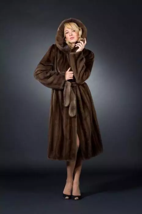 Foto de la capa de piel del castor 96: ¿Qué es un abrigo de piel de Bobrika, revisiones, cuánto costos? 770_37