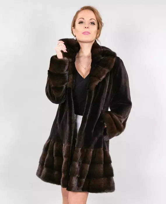 ビーバーの毛皮のコート96写真：Bobrikaからの毛皮のコートは何ですか、レビュー、どのくらいの費用 770_47