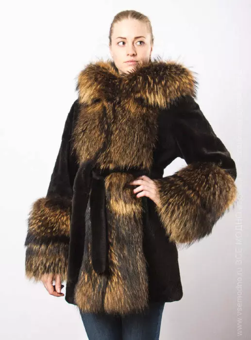 ビーバーの毛皮のコート96写真：Bobrikaからの毛皮のコートは何ですか、レビュー、どのくらいの費用 770_73